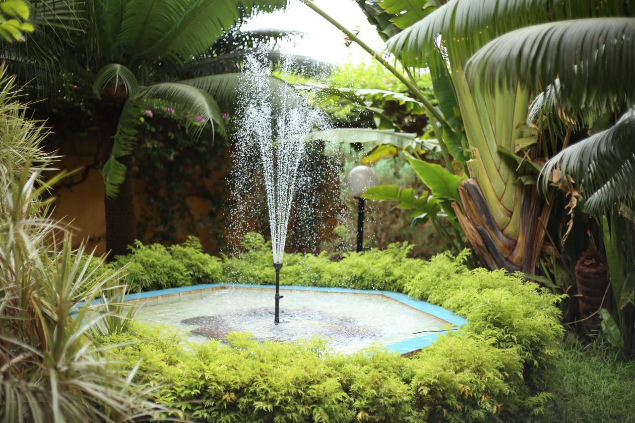 Le Baobab Hotel Bamako Exterior photo